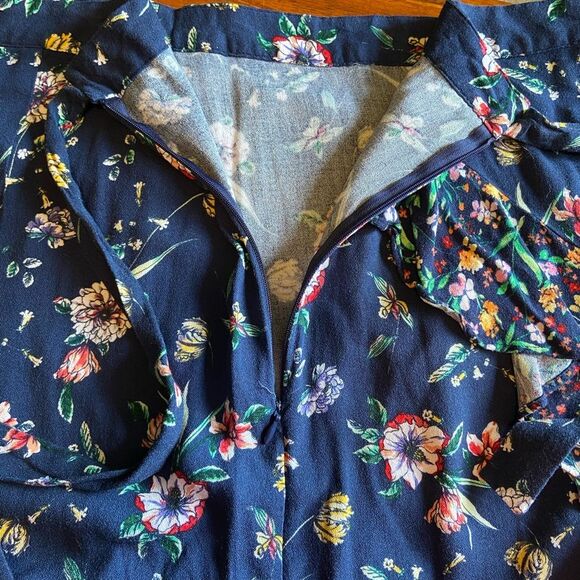 Liz Claiborne Navy Blue and Floral Faux Wrap Skirt Size 18 - Picture 3 of 5